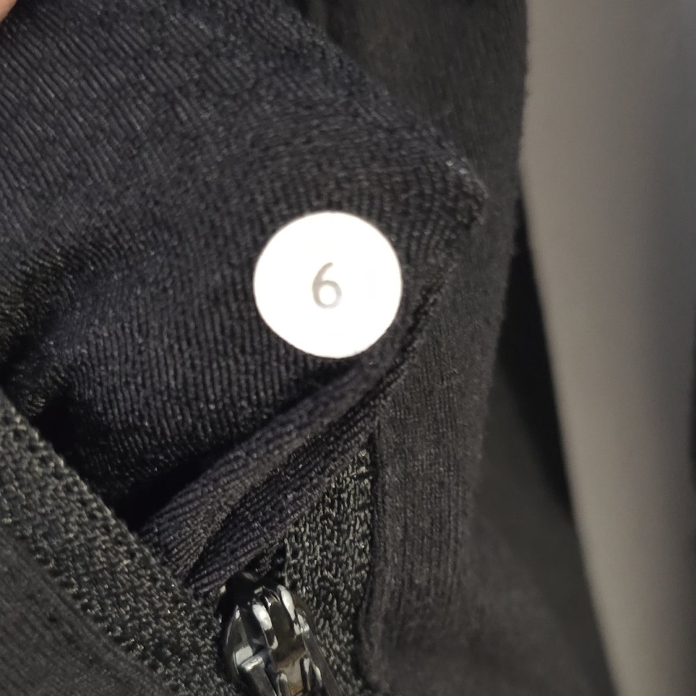 lululemon athletica Stride Jacket ☆flaws Please Read Description - Picture 15 of 15